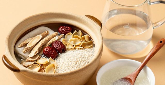秋天银屑病反复或加重？穴位按揉加食疗帮你缓解