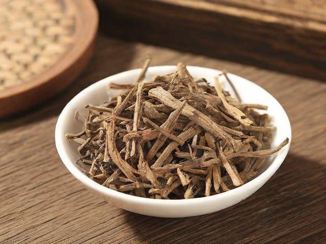 腰膝酸软浑身乏力还频繁起夜?或是肾精亏虚在作祟!该咋补?