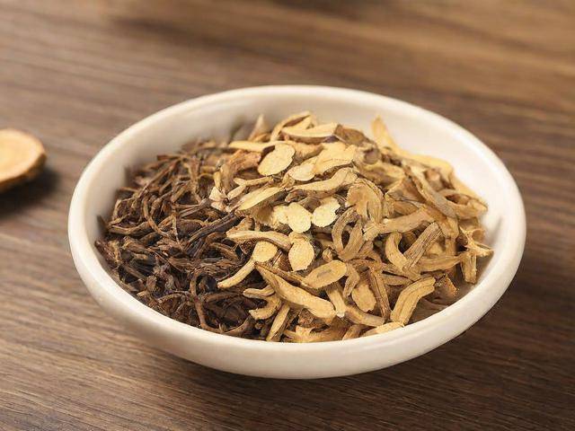 食管炎该吃哪几类中药「食管炎患者可以吃什么中草药可以治疗?」