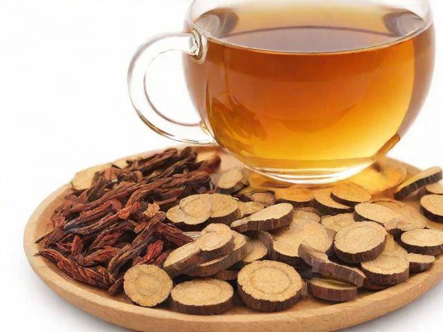 吃减肥药可以喝中药吗「吃减肥药能喝中药吗」