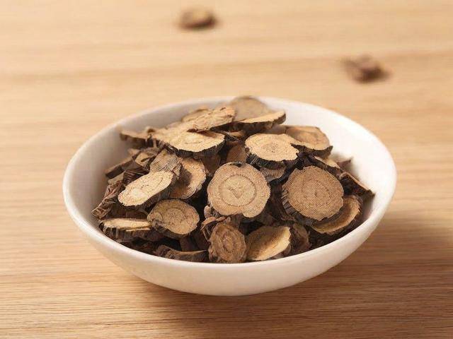 吃补肾的中药腰痛「吃补肾中药腰越来越痛」