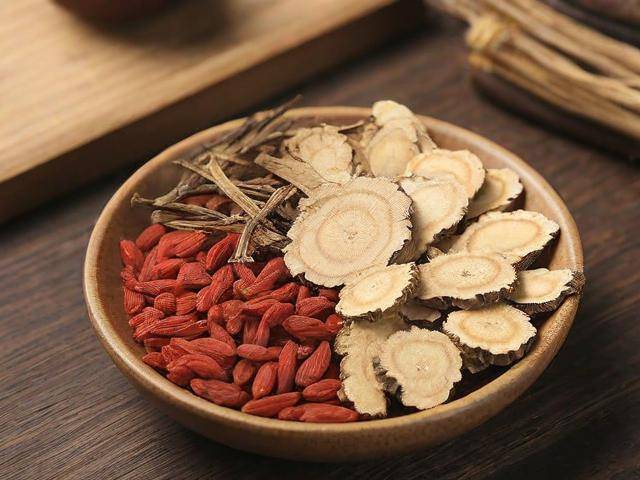 黄体功能不全吃中药「黄体功能不全喝中药调理有用吗」