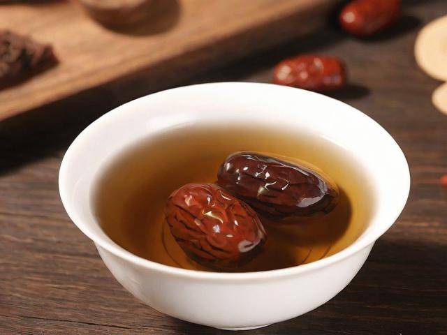 吃中药期间吃什么「吃中药是饭后吃还是饭前吃比较好」