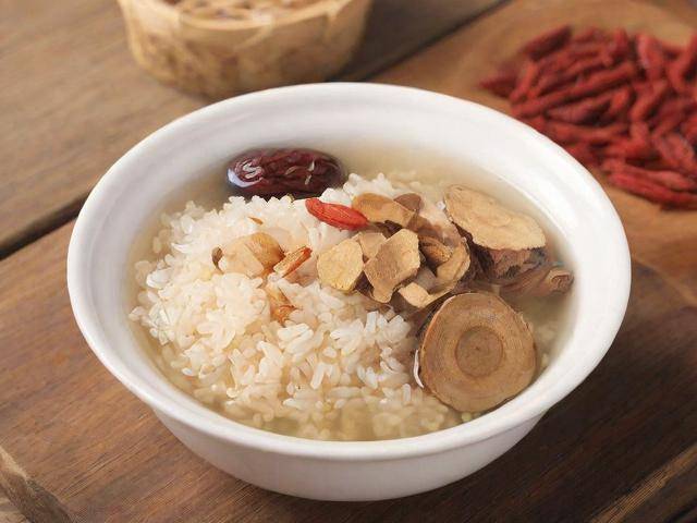 治胃的中药饭前还是饭后吃「治疗胃部中药饭前吃还是饭后吃」