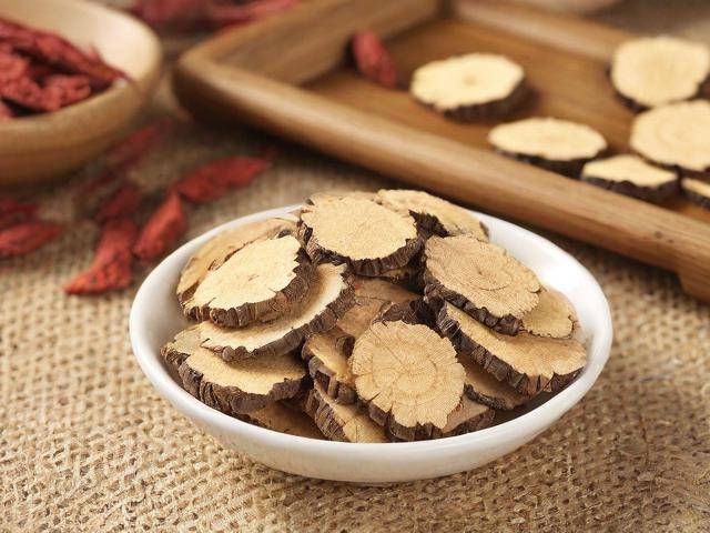 高血压吃啥中药好「高血压吃啥中药好?」