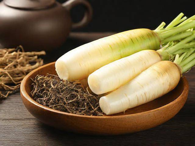 喝中药可以吃白萝卜吗「喝中药可以吃白萝卜吗?会解药吗」