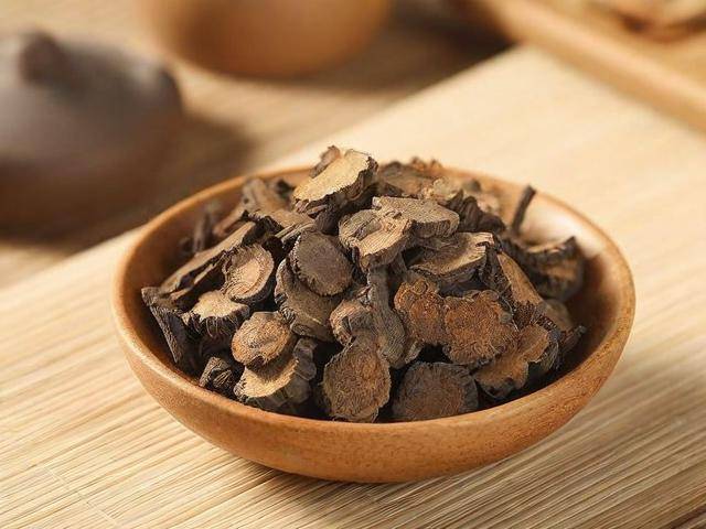 慢性咽炎吃啥中药好「慢性咽炎吃啥中药效果好」