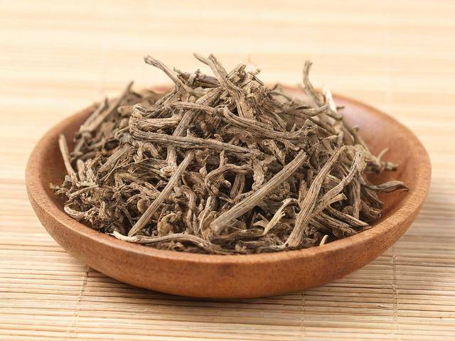 牙龈出血吃哪种中药好「牙龈出血吃哪种中药好得快」