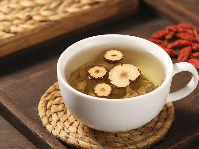 中药晚上几点吃比较好「中药晚上最好几点喝」