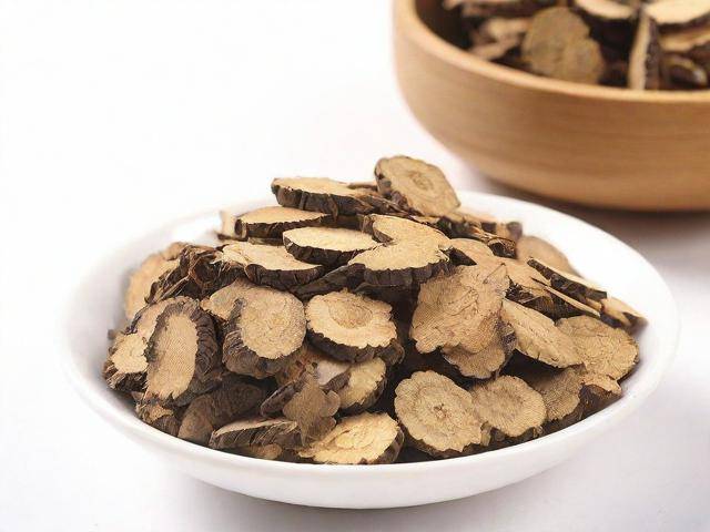 来例假吃中药可以吗「月经来了,能吃中药吗?」