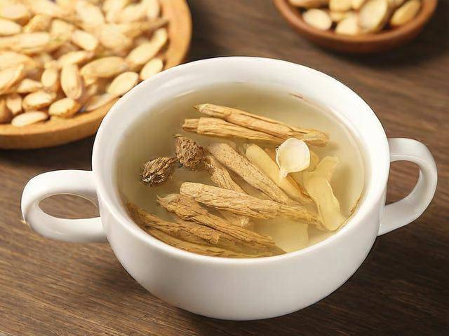 肺大泡吃啥中药调理「肺大泡吃什么中药」