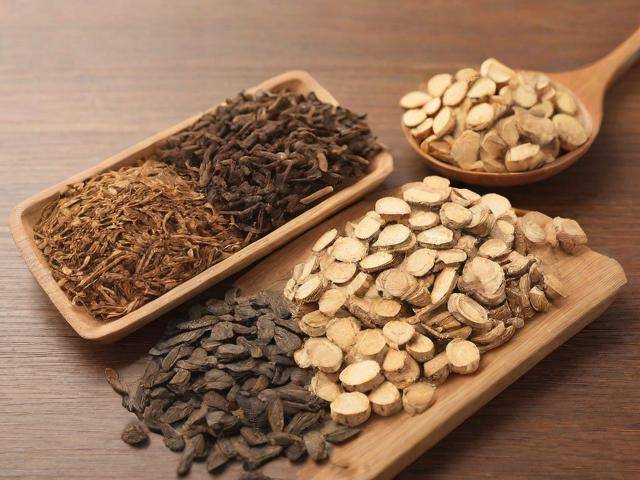 喝中药可以吃西药吗「中药可以同西药一起吃吗」